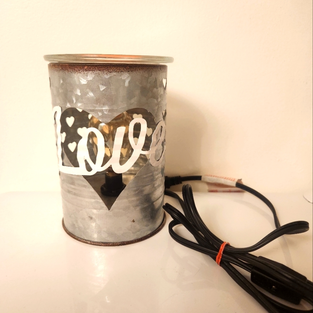 Scentsy Sweet love warmer